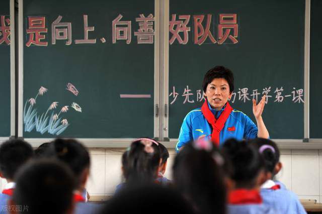 据了解，曼联的员工数量从去年的800人左右增加到今年的1112人，这一增长很大程度上是因为对商业和数字业务领域的重大投资，俱乐部一些人私下承认，他们在某些领域人手过多。